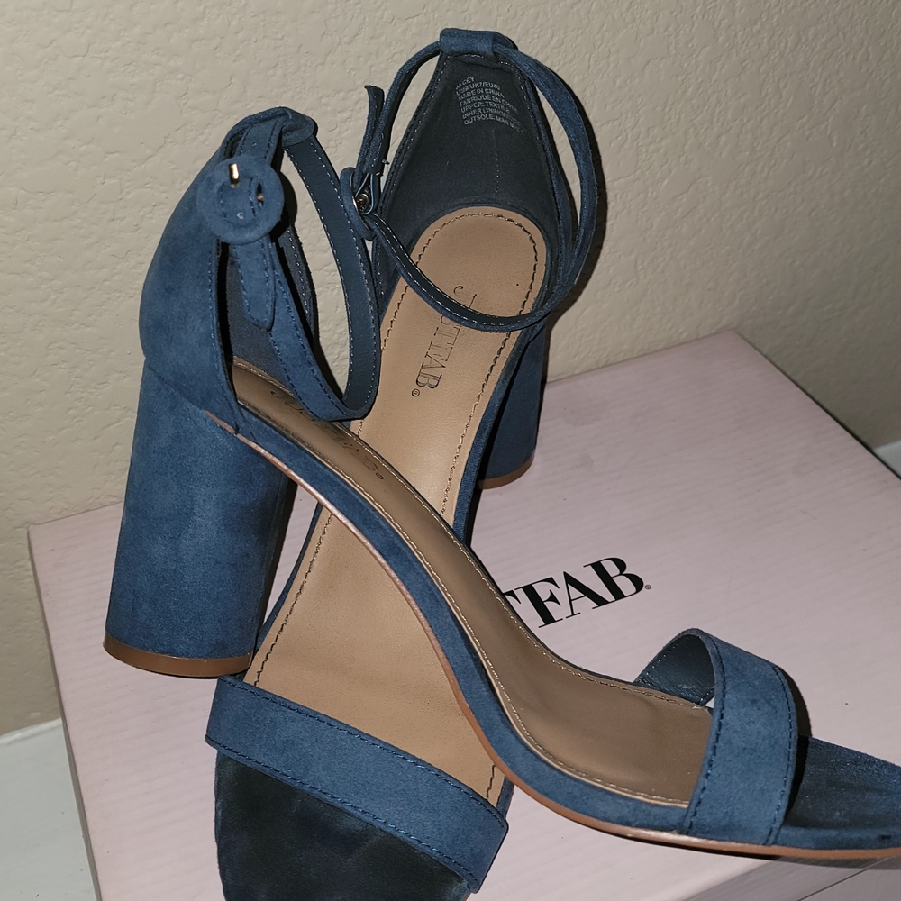 Slate Blue Cylindrical Heel Sandals - Picture 3 of 16